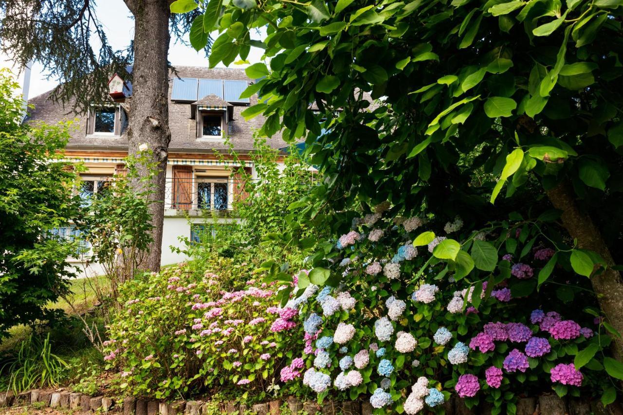 Bed and Breakfast La Demeure Aux Pins Lurdy Exteriér fotografie